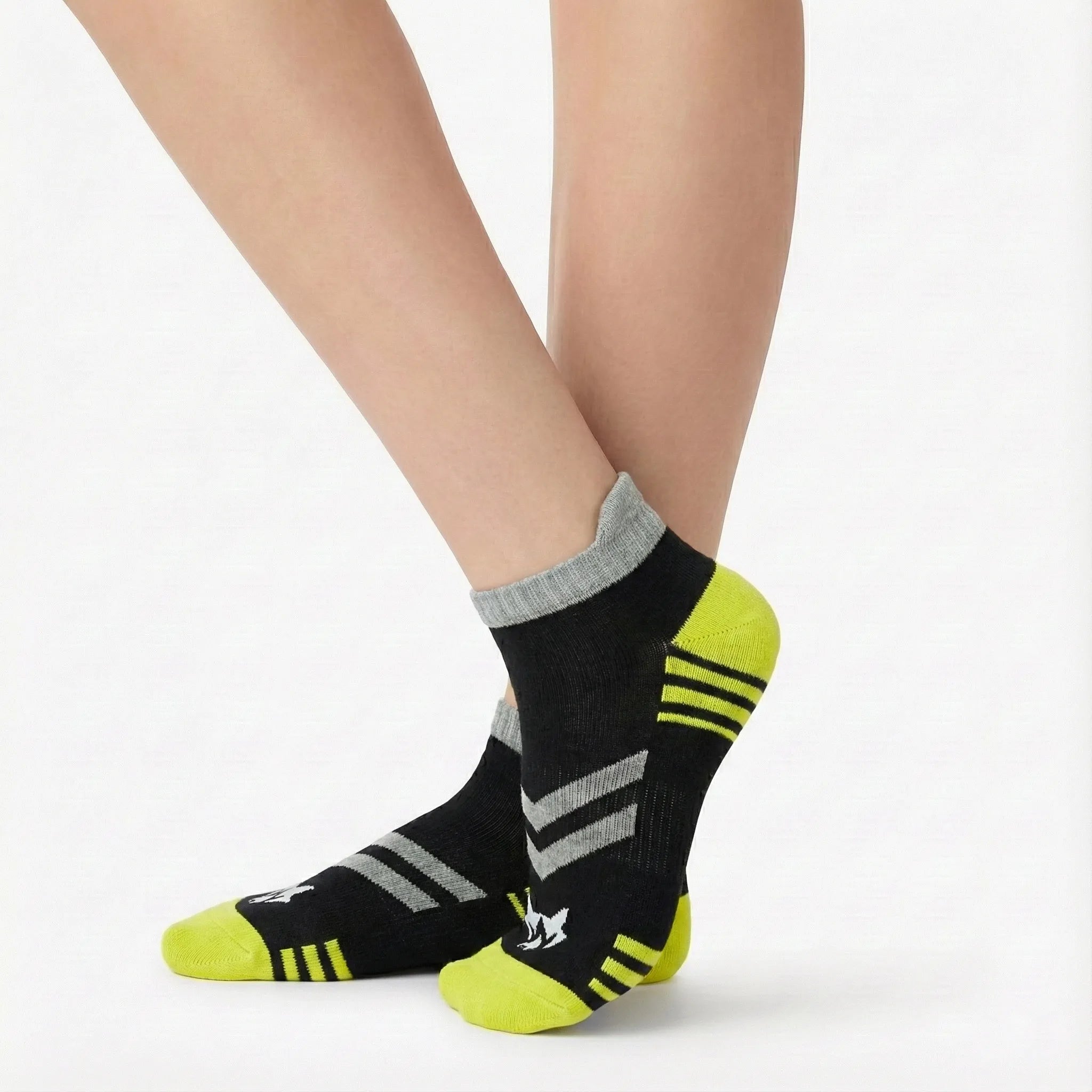 Men’s Striped Split-Toe No Show Socks – Geometric Wolf Edition