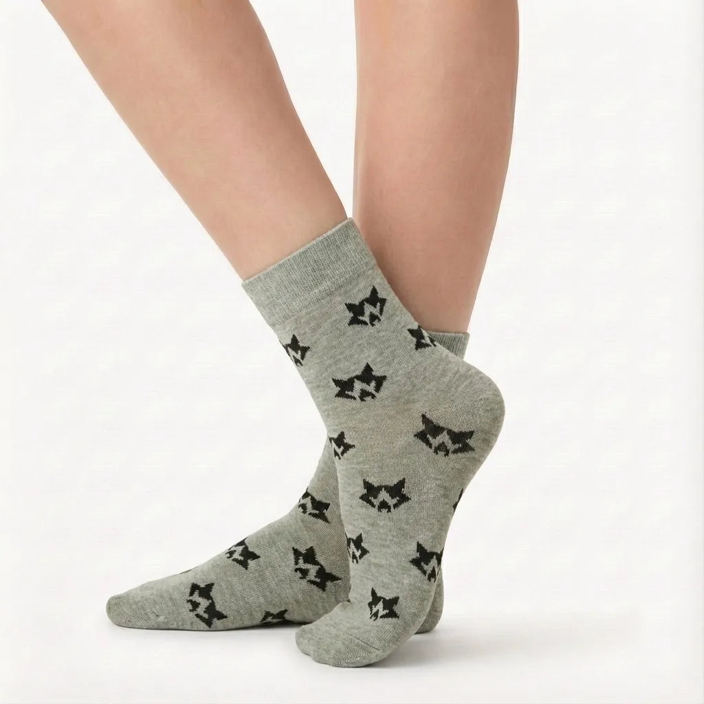 Men’s All-Over Motif Ankle Socks – Geometric Wolf Edition
