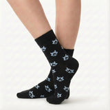 Men’s All-Over Motif Ankle Socks – Geometric Wolf Edition