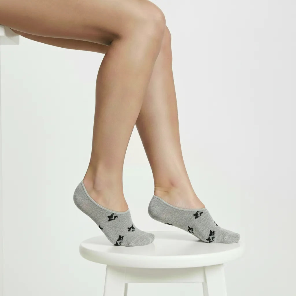 Men’s Patterned Invisible Footie Socks – Geometric Wolf Edition